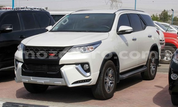 Comprar Importar Toyota Fortuner Branco Carro em Import - Dubai em Cabo Delgado Comprar Importar Toyota Fortuner Branco Carro em Import - Dubai em Cabo Delgado
