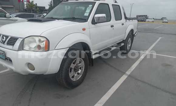 Tenga Tsaru Nissan Hardbody Chena Mota in Maputo in Maputo