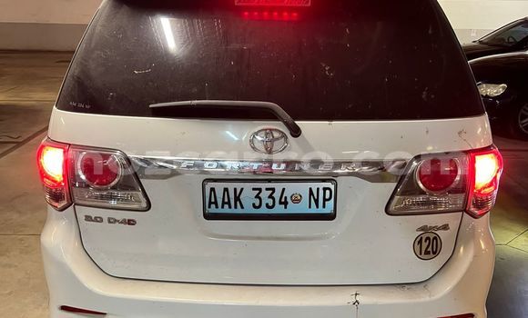 Comprar Usado Toyota Fortuner Branco Carro em Maputo em Maputo Comprar Usado Toyota Fortuner Branco Carro em Maputo em Maputo