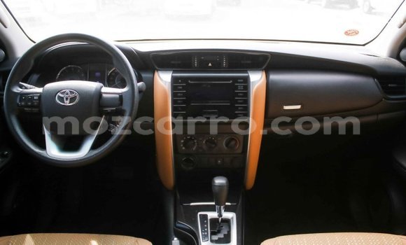 Comprar Importar Toyota Fortuner Branco Carro em Import - Dubai em Cabo Delgado Comprar Importar Toyota Fortuner Branco Carro em Import - Dubai em Cabo Delgado