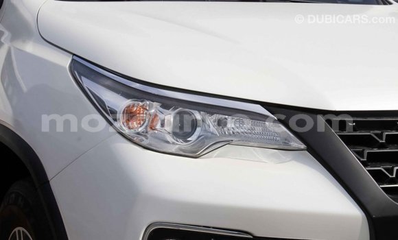 Comprar Importar Toyota Fortuner Branco Carro em Import - Dubai em Cabo Delgado Comprar Importar Toyota Fortuner Branco Carro em Import - Dubai em Cabo Delgado