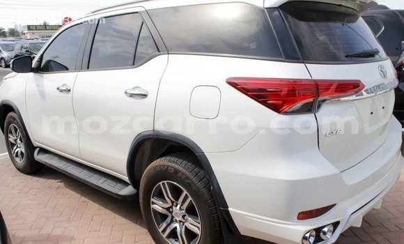 Comprar Importar Toyota Fortuner Branco Carro em Import - Dubai em Cabo Delgado Comprar Importar Toyota Fortuner Branco Carro em Import - Dubai em Cabo Delgado