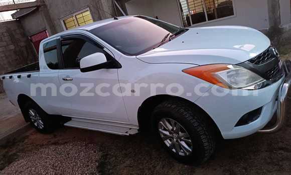 Nunua Ilio tumika Mazda BT-50 Nyeupe Gari ndani ya Maputo nchini Maputo Nunua Ilio tumika Mazda BT-50 Nyeupe Gari ndani ya Maputo nchini Maputo
