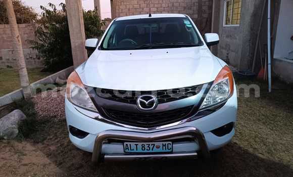 Nunua Ilio tumika Mazda BT-50 Nyeupe Gari ndani ya Maputo nchini Maputo Nunua Ilio tumika Mazda BT-50 Nyeupe Gari ndani ya Maputo nchini Maputo
