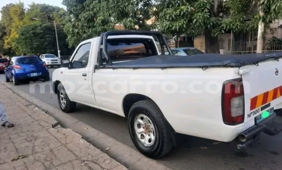 Nunua Ilio tumika Nissan Hardbody Nyeupe Gari ndani ya Maputo nchini Maputo Nunua Ilio tumika Nissan Hardbody Nyeupe Gari ndani ya Maputo nchini Maputo