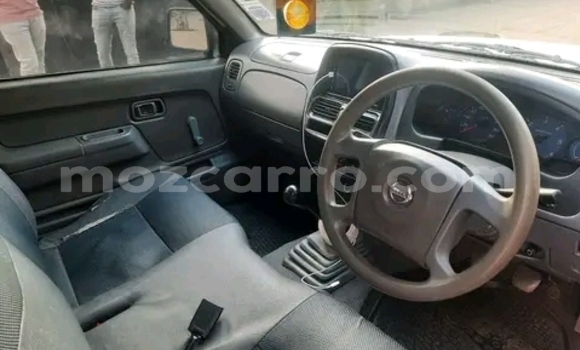 Nunua Ilio tumika Nissan Hardbody Nyeupe Gari ndani ya Maputo nchini Maputo Nunua Ilio tumika Nissan Hardbody Nyeupe Gari ndani ya Maputo nchini Maputo