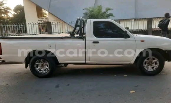Nunua Ilio tumika Nissan Hardbody Nyeupe Gari ndani ya Maputo nchini Maputo Nunua Ilio tumika Nissan Hardbody Nyeupe Gari ndani ya Maputo nchini Maputo