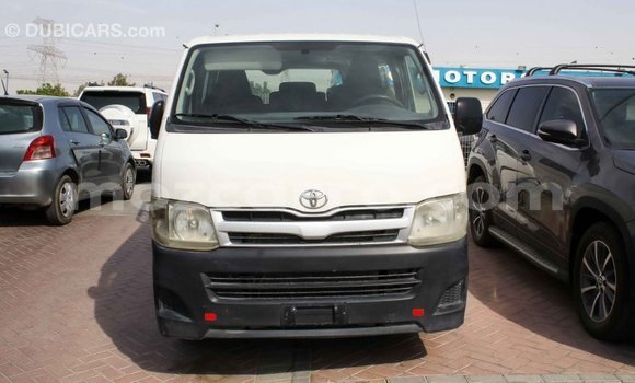 Comprar Importar Toyota Hiace Branco Carro em Import - Dubai em Cabo Delgado Comprar Importar Toyota Hiace Branco Carro em Import - Dubai em Cabo Delgado