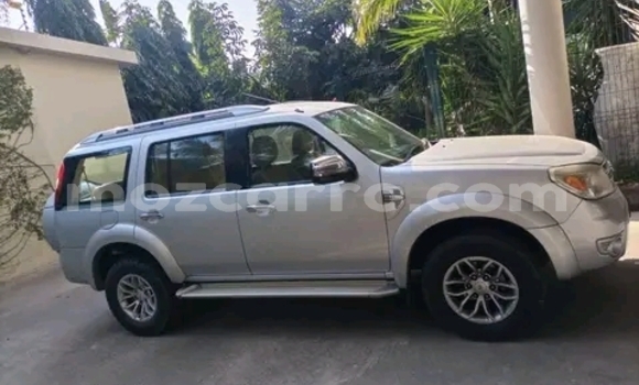 Tenga Tsaru Ford Everest Zvimwe Mota in Maputo in Maputo