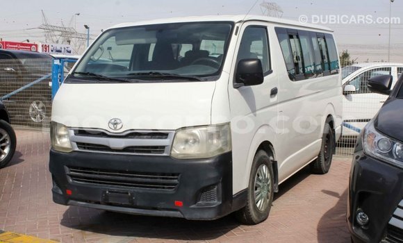 Comprar Importar Toyota Hiace Branco Carro em Import - Dubai em Cabo Delgado Comprar Importar Toyota Hiace Branco Carro em Import - Dubai em Cabo Delgado