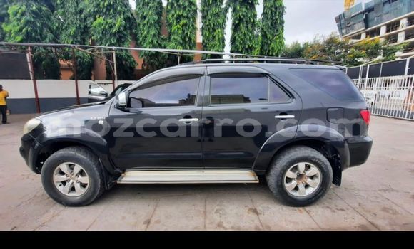 Nunua Ilio tumika Toyota Fortuner Nyeusi Gari ndani ya Maputo nchini Maputo Nunua Ilio tumika Toyota Fortuner Nyeusi Gari ndani ya Maputo nchini Maputo