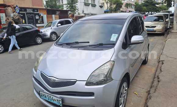 Comprar Usado Toyota Ractis Prata Carro em Maputo em Maputo