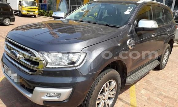 Nunua Ilio tumika Ford Everest Fedha Gari ndani ya Maputo nchini Maputo Nunua Ilio tumika Ford Everest Fedha Gari ndani ya Maputo nchini Maputo