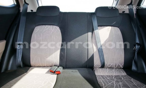 Comprar Importar Hyundai i10 Branco Carro em Import - Dubai em Cabo Delgado Comprar Importar Hyundai i10 Branco Carro em Import - Dubai em Cabo Delgado