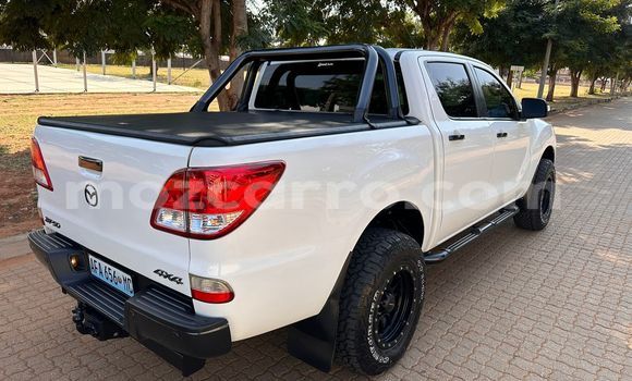 Nunua Ilio tumika Mazda BT-50 Nyeupe Gari ndani ya Maputo nchini Maputo Nunua Ilio tumika Mazda BT-50 Nyeupe Gari ndani ya Maputo nchini Maputo