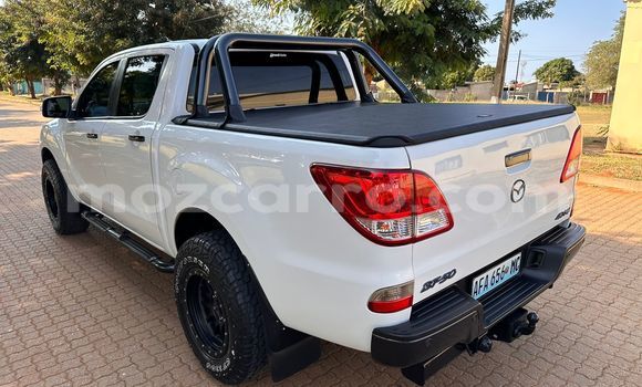 Nunua Ilio tumika Mazda BT-50 Nyeupe Gari ndani ya Maputo nchini Maputo Nunua Ilio tumika Mazda BT-50 Nyeupe Gari ndani ya Maputo nchini Maputo