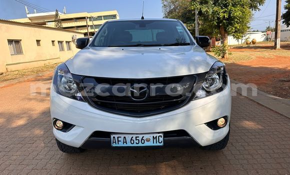 Nunua Ilio tumika Mazda BT-50 Nyeupe Gari ndani ya Maputo nchini Maputo Nunua Ilio tumika Mazda BT-50 Nyeupe Gari ndani ya Maputo nchini Maputo