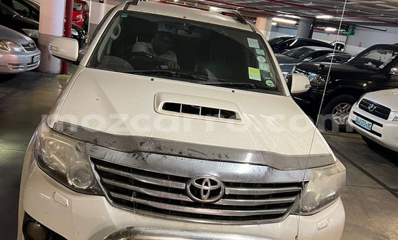 Comprar Usado Toyota Fortuner Branco Carro em Maputo em Maputo