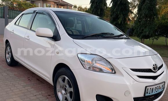 Comprar Usado Toyota Belta Branco Carro em Maputo em Maputo