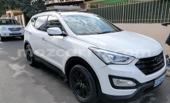 Nunua Ilio tumika Hyundai Santa Fe Nyeupe Gari ndani ya Maputo nchini Maputo