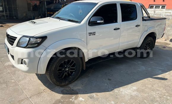 Nunua Ilio tumika Toyota Hilux Nyeupe Gari ndani ya Maputo nchini Maputo Nunua Ilio tumika Toyota Hilux Nyeupe Gari ndani ya Maputo nchini Maputo