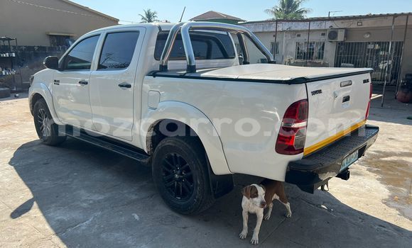 Nunua Ilio tumika Toyota Hilux Nyeupe Gari ndani ya Maputo nchini Maputo Nunua Ilio tumika Toyota Hilux Nyeupe Gari ndani ya Maputo nchini Maputo