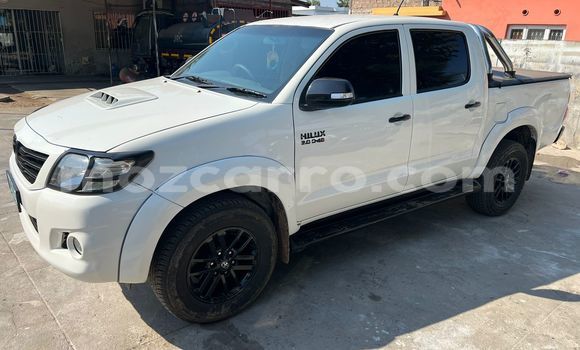Nunua Ilio tumika Toyota Hilux Nyeupe Gari ndani ya Maputo nchini Maputo Nunua Ilio tumika Toyota Hilux Nyeupe Gari ndani ya Maputo nchini Maputo