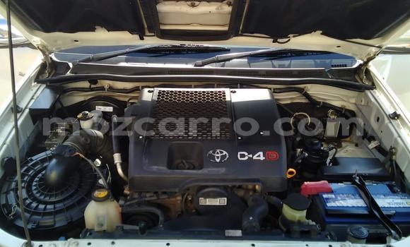 Nunua Ilio tumika Toyota Hilux Nyeupe Gari ndani ya Maputo nchini Maputo Nunua Ilio tumika Toyota Hilux Nyeupe Gari ndani ya Maputo nchini Maputo