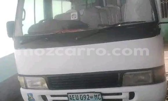 Comprar Usado Toyota Coaster Branco Carro em Maputo em Maputo
