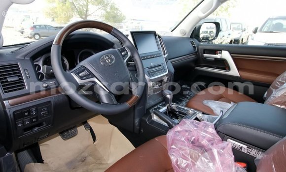 Nunua Imported Toyota Land Cruiser Nyeusi Gari ndani ya Import - Dubai nchini Cabo Delgado Nunua Imported Toyota Land Cruiser Nyeusi Gari ndani ya Import - Dubai nchini Cabo Delgado