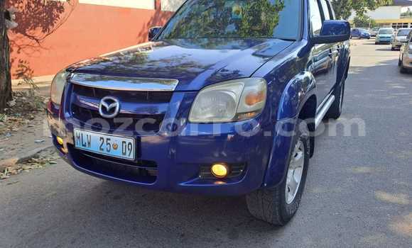 Comprar Usado Mazda BT-50 Azul Carro em Maputo em Maputo