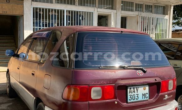 Nunua Ilio tumika Toyota Ipsum Nyekundu Gari ndani ya Maputo nchini Maputo Nunua Ilio tumika Toyota Ipsum Nyekundu Gari ndani ya Maputo nchini Maputo