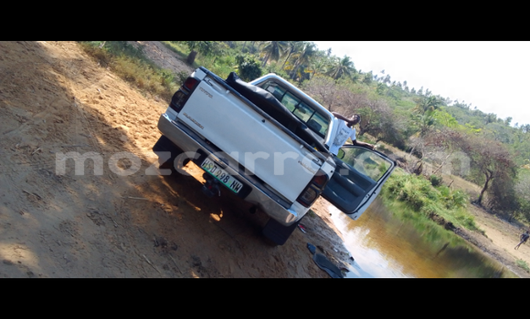 Tenga Tsaru Toyota Dolphin Chena Mota in Massinga in Inhambane Tenga Tsaru Toyota Dolphin Chena Mota in Massinga in Inhambane