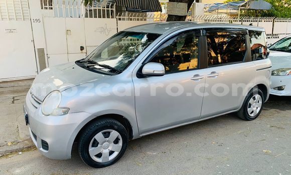 Comprar Usado Toyota Sienta Prata Carro em Maputo em Maputo Comprar Usado Toyota Sienta Prata Carro em Maputo em Maputo