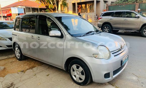 Comprar Usado Toyota Sienta Prata Carro em Maputo em Maputo Comprar Usado Toyota Sienta Prata Carro em Maputo em Maputo