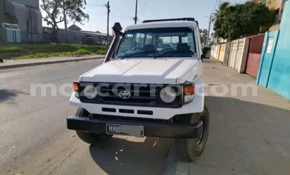 Nunua Ilio tumika Toyota Land Cruiser Nyeupe Gari ndani ya Maputo nchini Maputo Nunua Ilio tumika Toyota Land Cruiser Nyeupe Gari ndani ya Maputo nchini Maputo