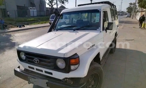 Nunua Ilio tumika Toyota Land Cruiser Nyeupe Gari ndani ya Maputo nchini Maputo Nunua Ilio tumika Toyota Land Cruiser Nyeupe Gari ndani ya Maputo nchini Maputo