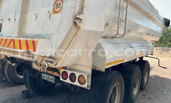 Buy Used Volvo F4 Other Truck in Maputo in Maputo Buy Used Volvo F4 Other Truck in Maputo in Maputo