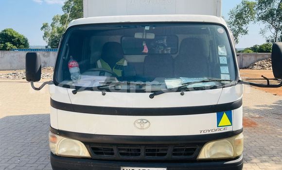 Nunua Ilio tumika Toyota Dyna Nyeupe Gari ndani ya Maputo nchini Maputo Nunua Ilio tumika Toyota Dyna Nyeupe Gari ndani ya Maputo nchini Maputo