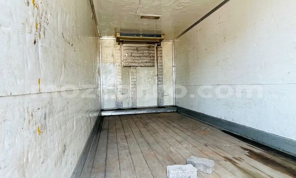 Nunua Ilio tumika Toyota Dyna Nyeupe Gari ndani ya Maputo nchini Maputo Nunua Ilio tumika Toyota Dyna Nyeupe Gari ndani ya Maputo nchini Maputo