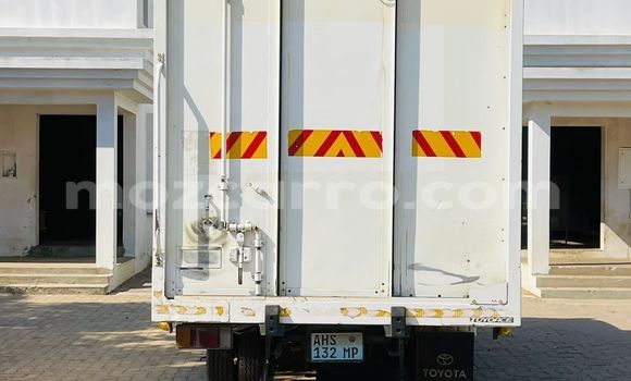 Nunua Ilio tumika Toyota Dyna Nyeupe Gari ndani ya Maputo nchini Maputo Nunua Ilio tumika Toyota Dyna Nyeupe Gari ndani ya Maputo nchini Maputo