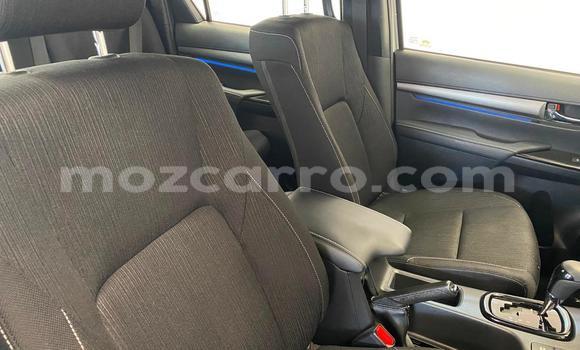 Nunua Ilio tumika Toyota Hilux Fedha Gari ndani ya Maputo nchini Maputo Nunua Ilio tumika Toyota Hilux Fedha Gari ndani ya Maputo nchini Maputo