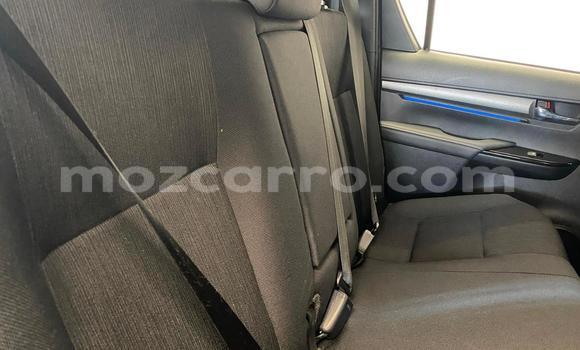 Nunua Ilio tumika Toyota Hilux Fedha Gari ndani ya Maputo nchini Maputo Nunua Ilio tumika Toyota Hilux Fedha Gari ndani ya Maputo nchini Maputo