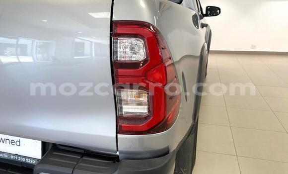 Nunua Ilio tumika Toyota Hilux Fedha Gari ndani ya Maputo nchini Maputo Nunua Ilio tumika Toyota Hilux Fedha Gari ndani ya Maputo nchini Maputo