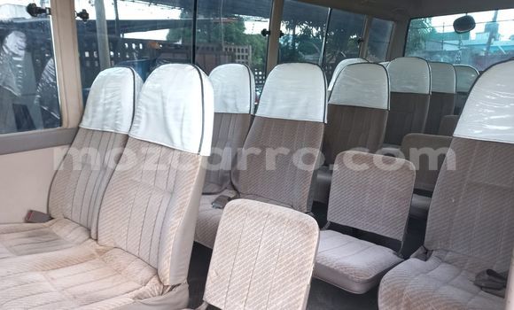 Comprar Usado Toyota Coaster Branco Carro em Maputo em Maputo Comprar Usado Toyota Coaster Branco Carro em Maputo em Maputo