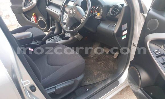 Comprar Usado Toyota RAV4 Bege Carro em Maputo em Maputo Comprar Usado Toyota RAV4 Bege Carro em Maputo em Maputo