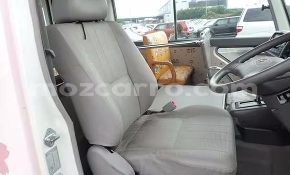 Tenga Tsaru Toyota Coaster Chena Mota in Maputo in Maputo Tenga Tsaru Toyota Coaster Chena Mota in Maputo in Maputo