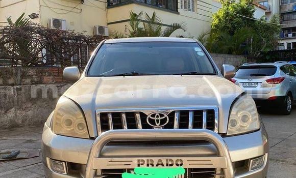 Comprar Usado Toyota Prado Azul Carro em Maputo em Maputo