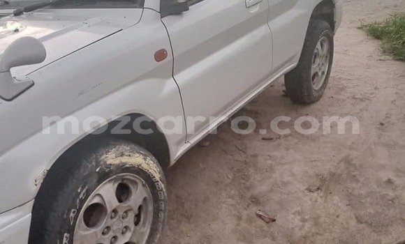 Comprar Usado Mitsubishi Pajero iO Branco Carro em Maputo em Maputo