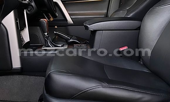 Nunua Ilio tumika Toyota Land Cruiser Nyeupe Gari ndani ya Maputo nchini Maputo Nunua Ilio tumika Toyota Land Cruiser Nyeupe Gari ndani ya Maputo nchini Maputo